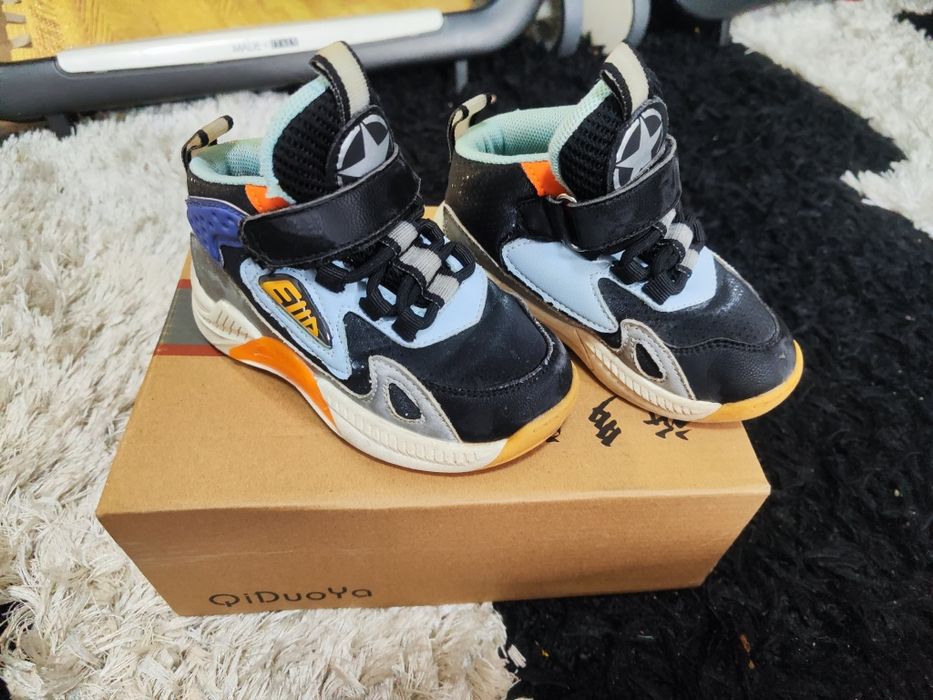 Продам красовки детские