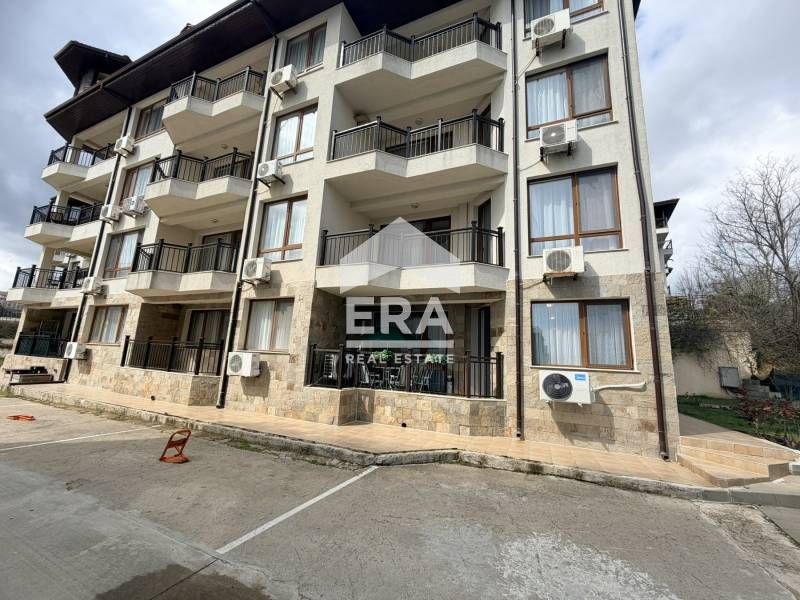 Двустаен, обзаведен, южен апартамент за продажба, с морска панорама, в