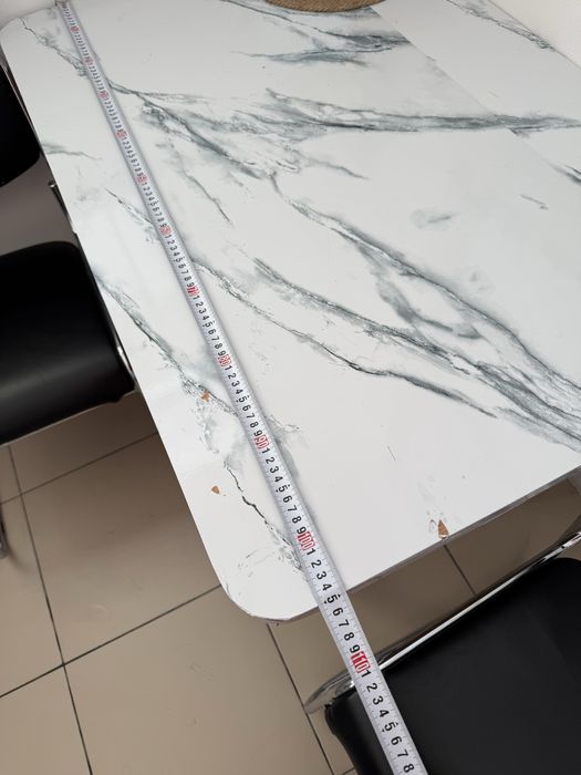 Стол небольшого размера