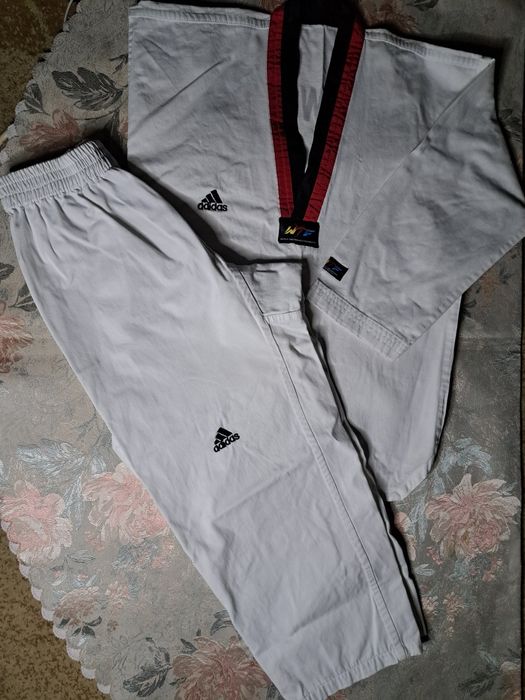 Продаётся кимоно для таеквондо