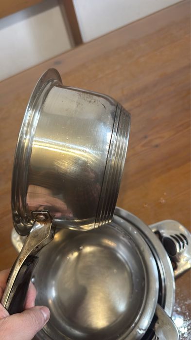 все кастрюльки за 2000 отдам