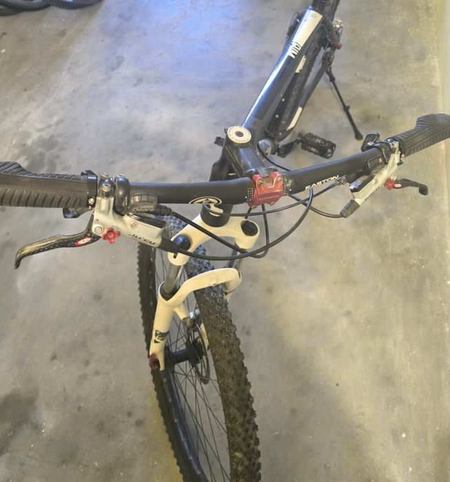 Vand sau schimb Cube cu bicicleta dama