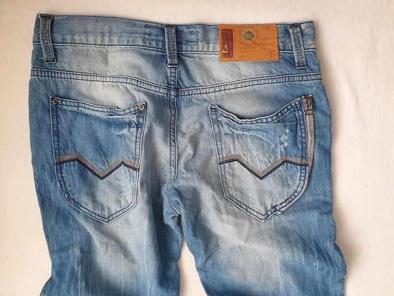 Blugi barbati Azra,marimea 31,cred ca M,noi cu eticheta