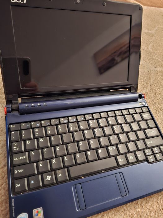 Laptop  mini Acer One fara incarcator + Laptop Toshiba cu incarcator