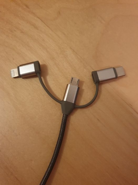 Adaptor pentru telefon 3in 1