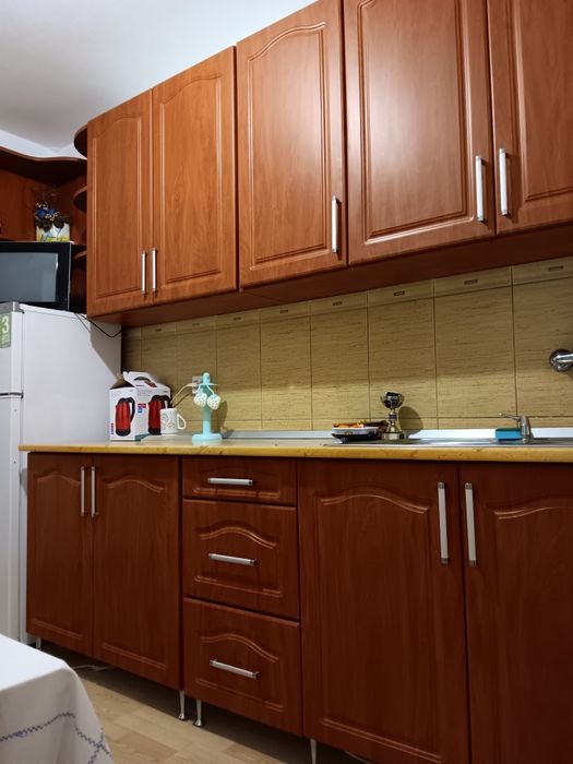 Vând apartament 3camere in Sângeorgiu de Mureș in centru