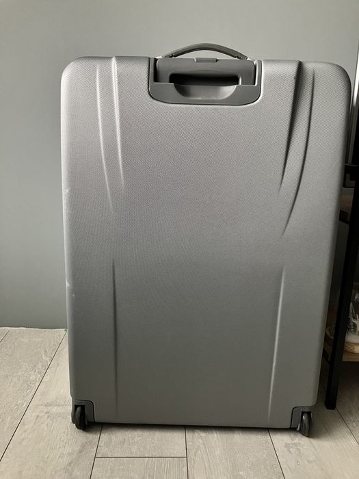 Куфари. Revelation и Carlton