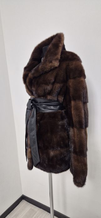 Продам норковую шубу