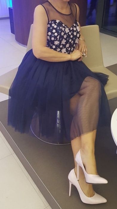 Rochie tull bleumarin, floricele 3D aplicate