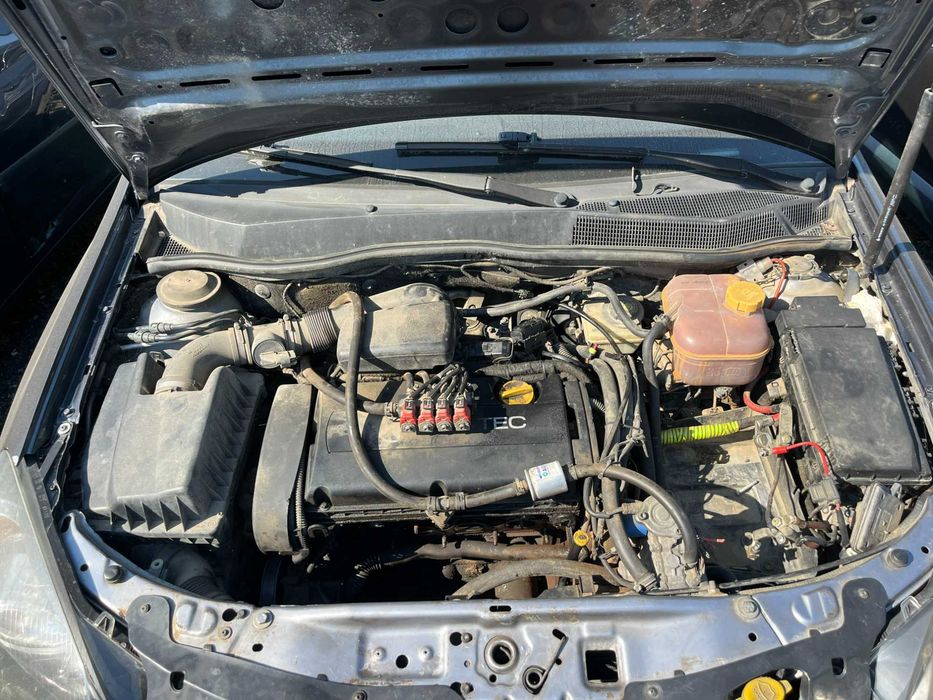 Dezmembrez Opel Astra H 1,4 1,6 benzina cutie automata culoare gri inchis 2005