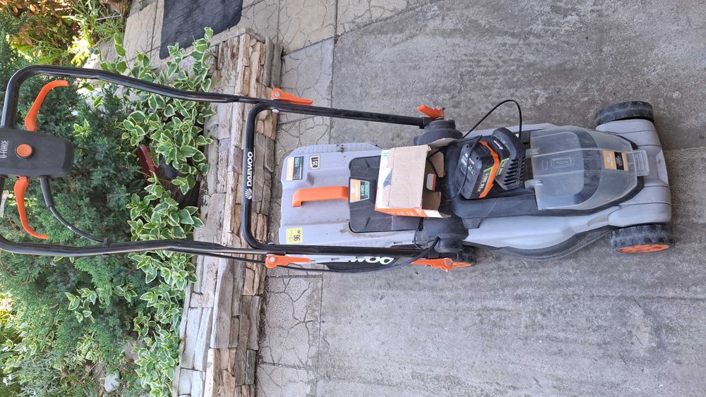 Акумулаторна косачка Daewoo, като нова!!!