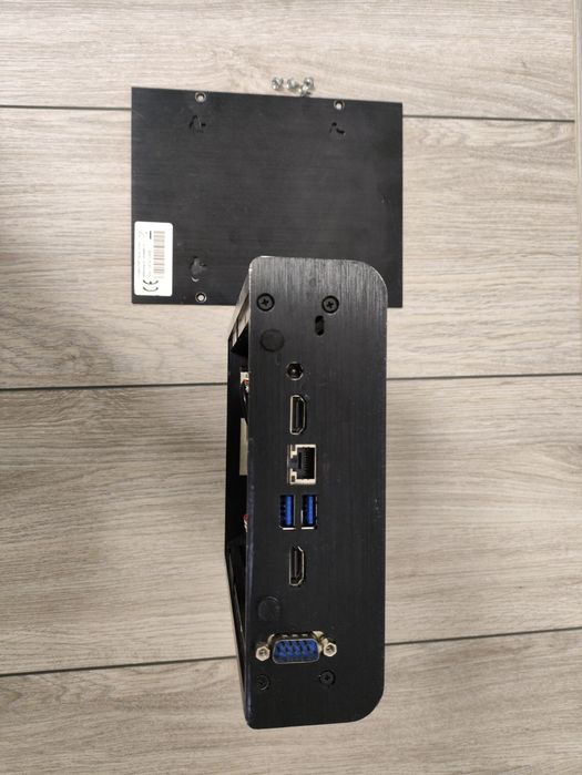 Intel NUC Fanless i3-7100u