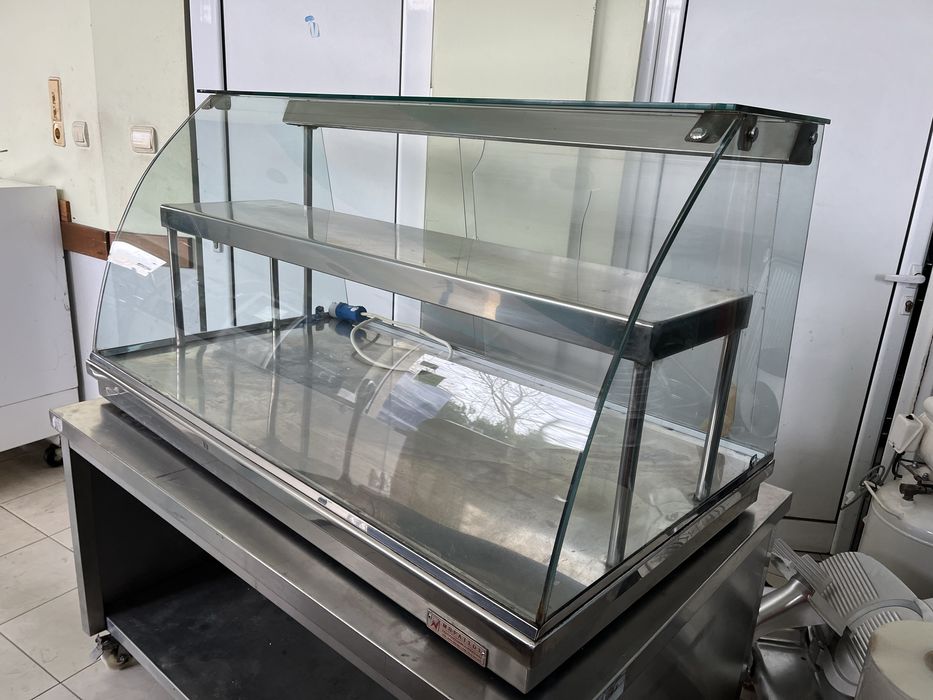 Топла витрина топла