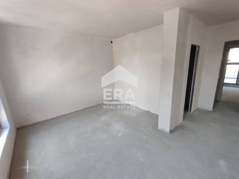 Продава се Тристаен апартамент в Варна, Операта - 108 кв.м за 1991 €/кв.м - Снимка #2