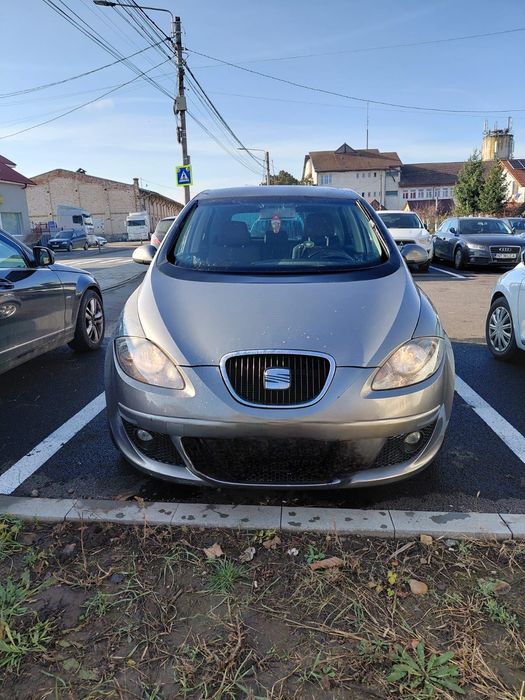 Vând    Seat      Altea