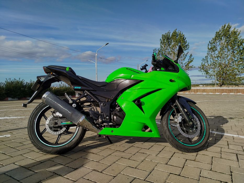 Kawasaki Ninja EX 250R din 2010, A2.