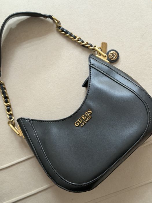 Продам сумку Guess