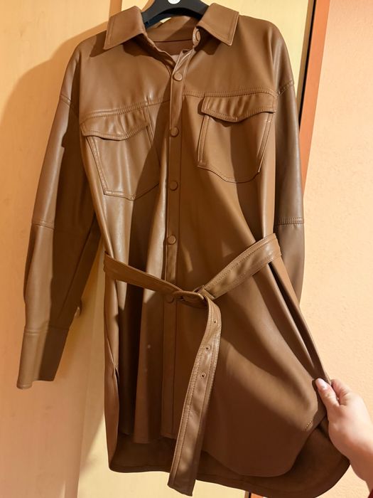 кафява риза от еко кожа Zara