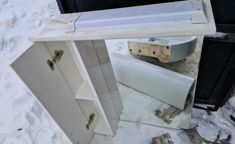 Продам раковину и зеркало