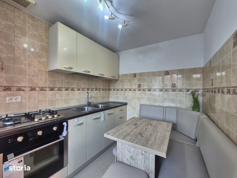 Casă de vânzare în Târgu Jiu – 3 camere, zonă liniștită, Tg-Jiu