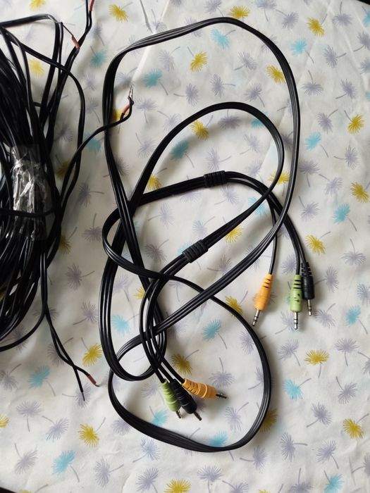 Cabluri originale Logitech, de la boxe și jack audio