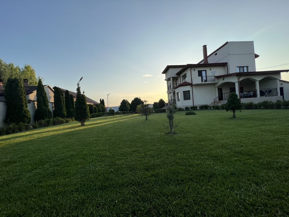 Casa  de Vanzare/ Inchiriat  -Vanatori