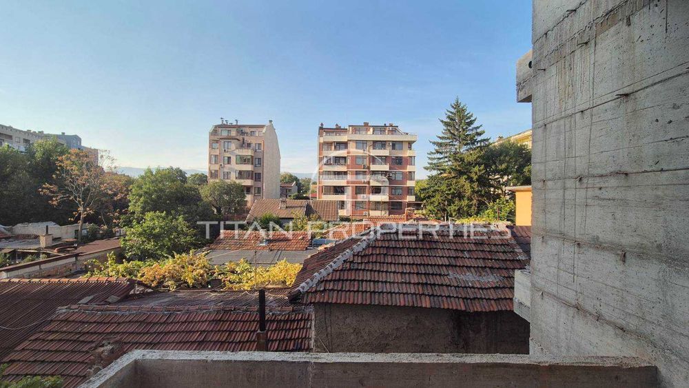 Продава се Тристаен апартамент в Пловдив, Кючук Париж - 100 кв.м за 1589 €/кв.м - Снимка #8