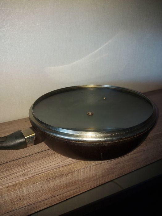 Сковородка чугунная