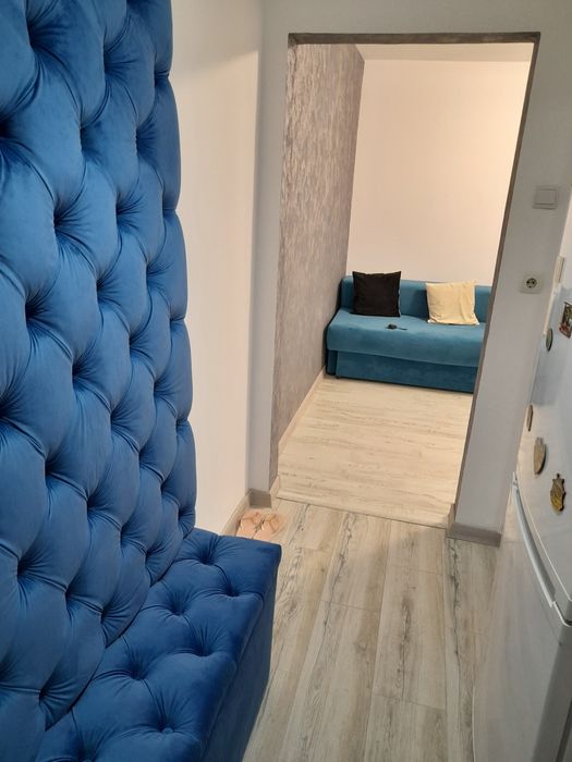 Vind cuier tapițat tăblie perete 1m lățime 1.45 înălțime cufărul 1m lățime 38cm lățime înălțime 50cm