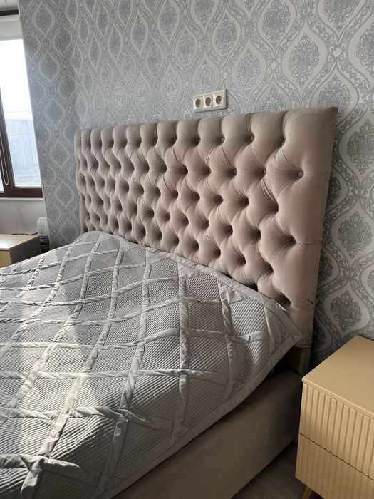 Продам кровать 180-220м