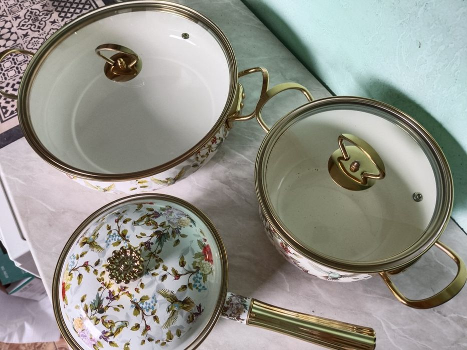 Продам набор кастрюль