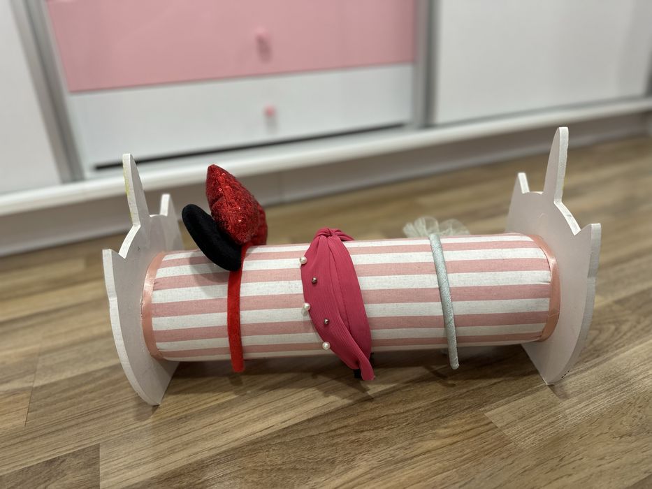 Поставка за диадеми