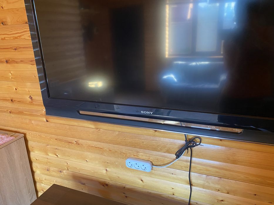 Телевизор: Sony Bravia KDL-52W4500