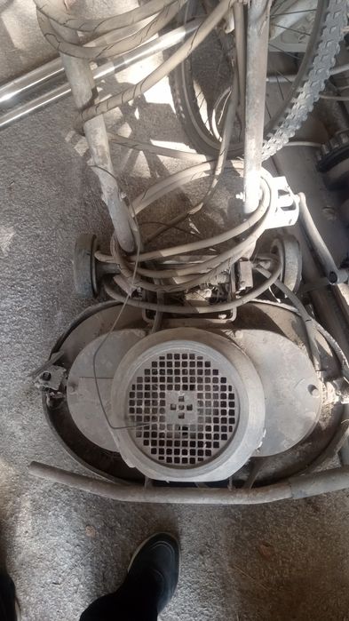 Продается шлейф машинка