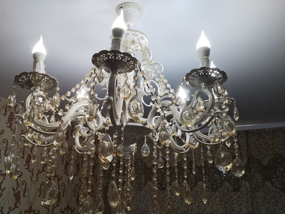 Продается люстра