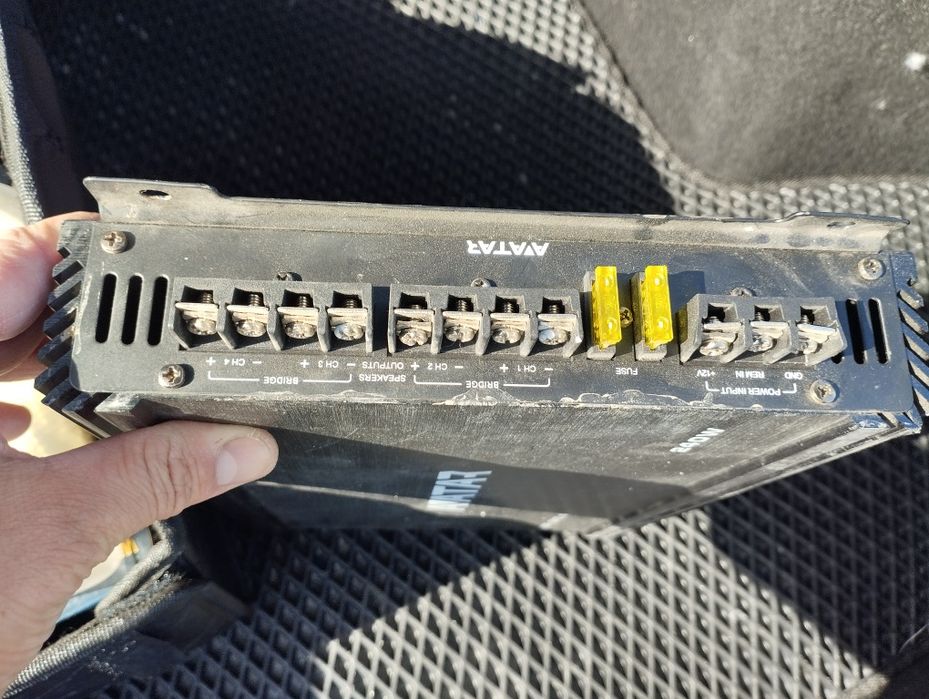 Продам усилитель для колонок,