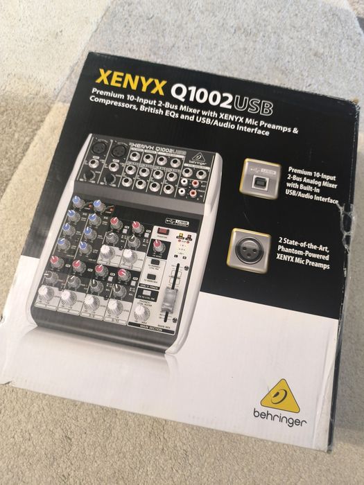 Смесител Behringer Q1002USB