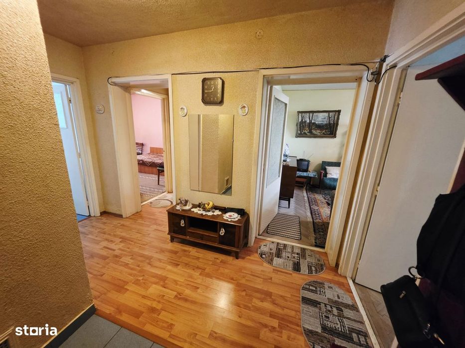 Apartament 3 camere, decomandat, parter, zona Republicii