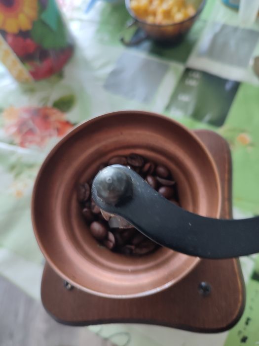 Антикварная кофемолка