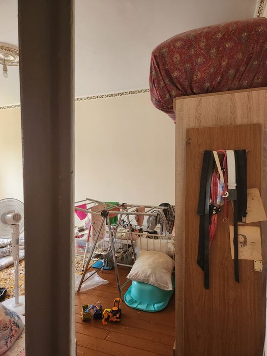 Uy sotiladi 3 xona qibray rayon xosilot kochasiıda.