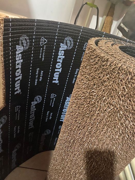 Dulap din mdf, Masuta mdf ,mocheta pt  exterior noua