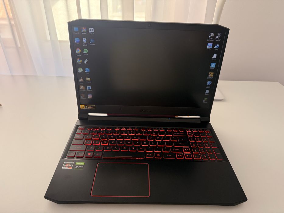 Laptop Acer Nitro 5 - Ryzen 7, 16GB RAM, GTX 1650Ti, 144Hz