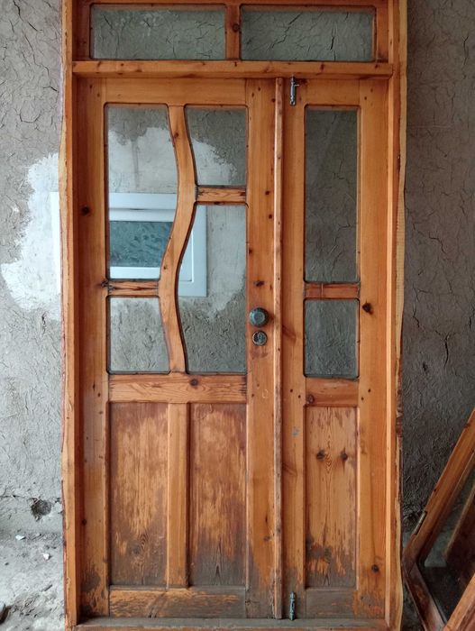 Ёғоч эшик ромлар сотилади