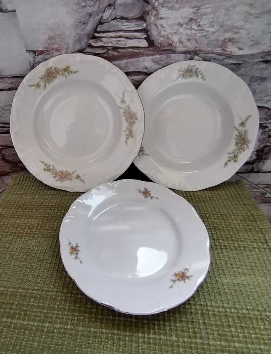 Порцеланови чинии