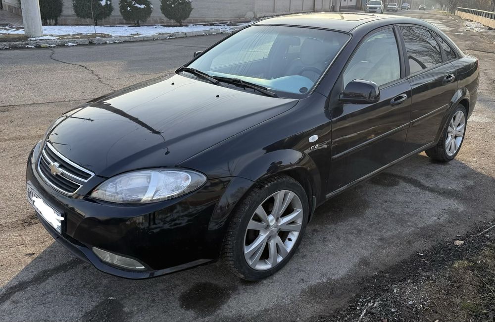Lacetti 1,6 L avtomat  sotiladi