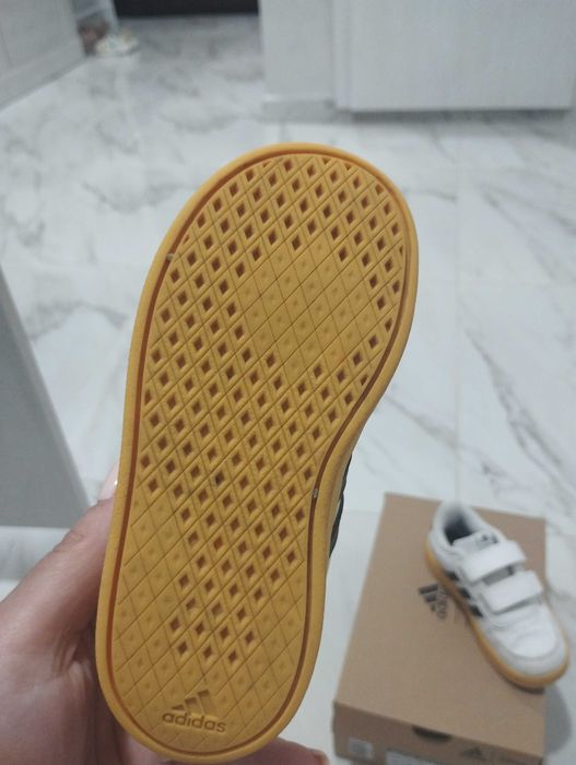 Adidas маратонки унисекс