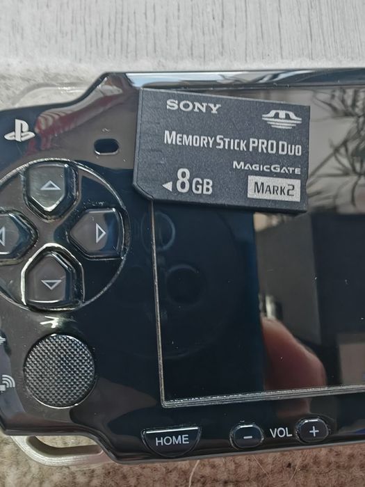PSP 2000  конзола