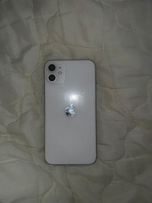 Продам айфон 11