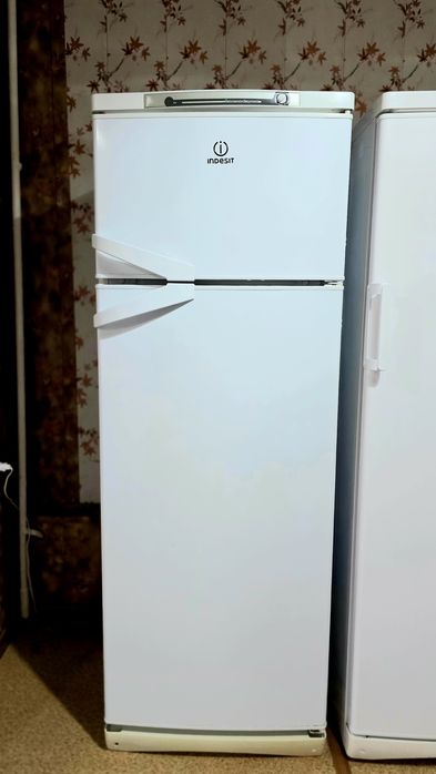 Продается Холодильник Indesit