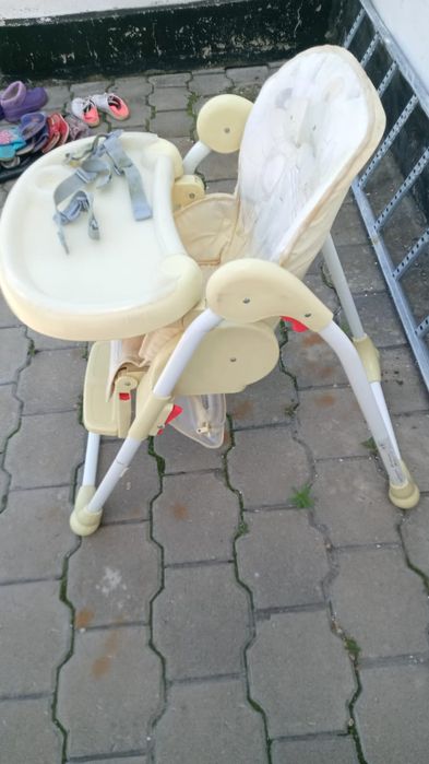 Стульчик для кормления малыша.